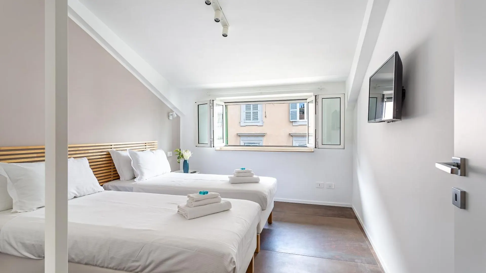 Iflat Bright Brand New 2-Bedroom Apt In Monti Rom 0*,
